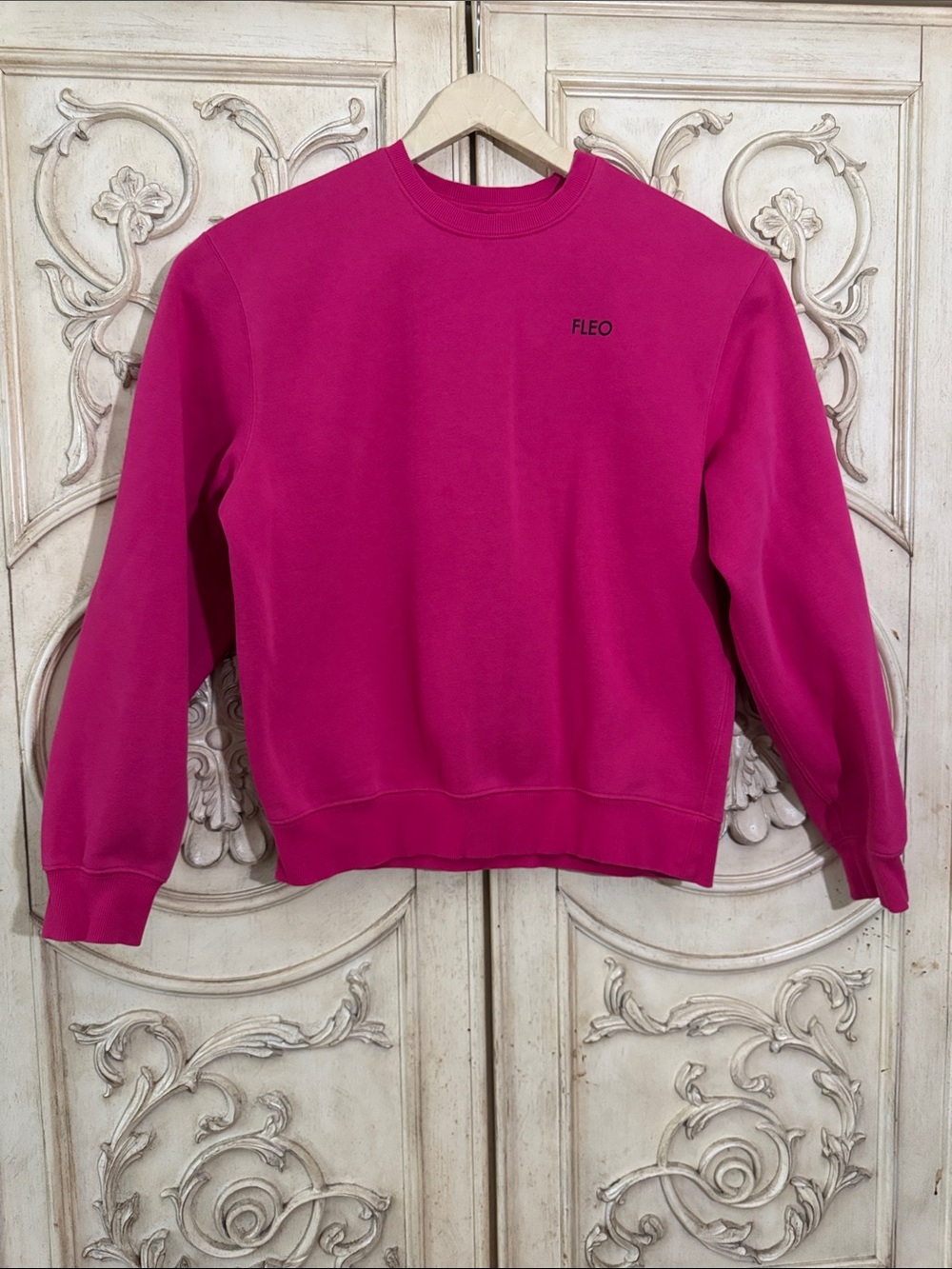 Fleo  Cotton Blend Vibrant Pink Long Sleeve Pullover Crewneck Size Small